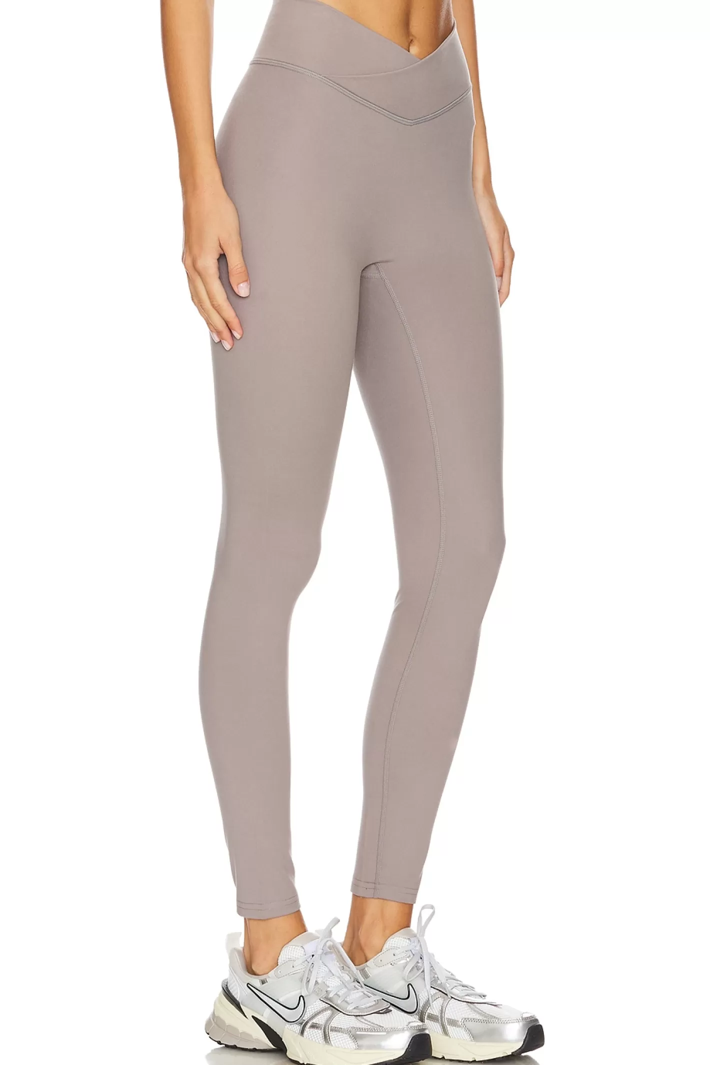 The V Legging>437 Store